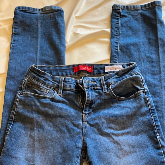 Ladies size 28 guess jeans - Picture 1 of 3